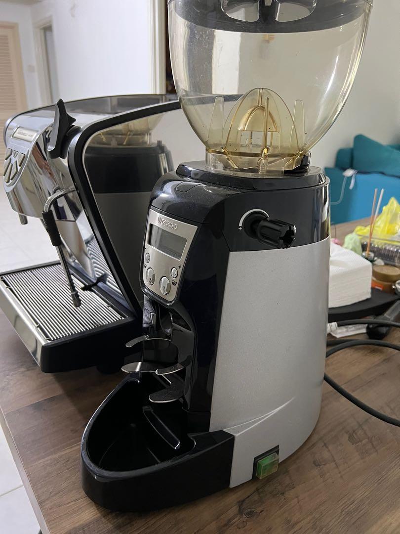 Espresso machine Simonelli musica casadio grinder TV Home