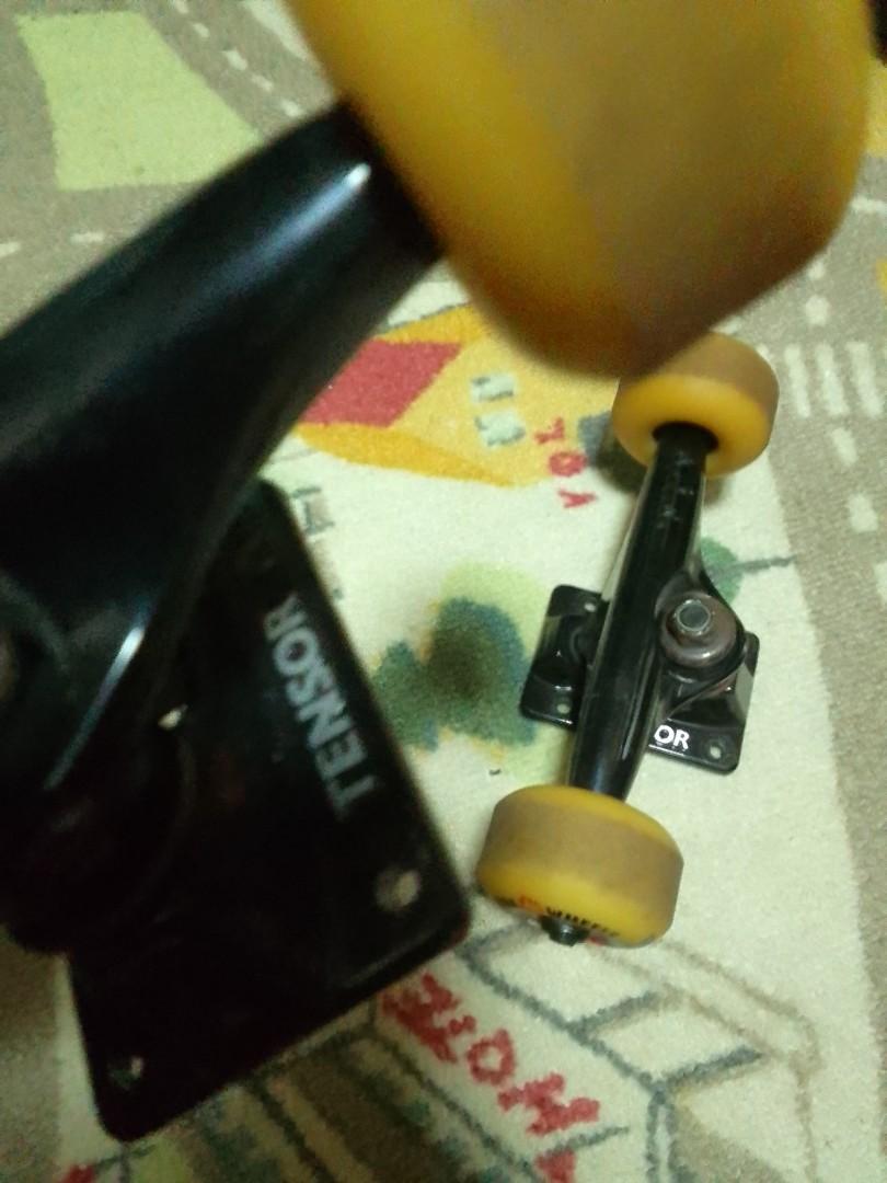 Skateboard trucks and wheels, Sports Equipment, Other Sports Equipment