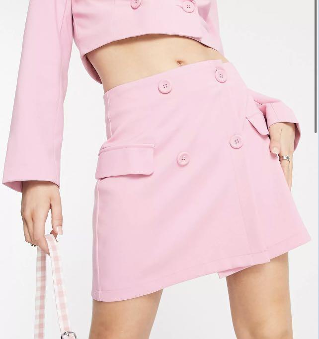 pink mini skirt