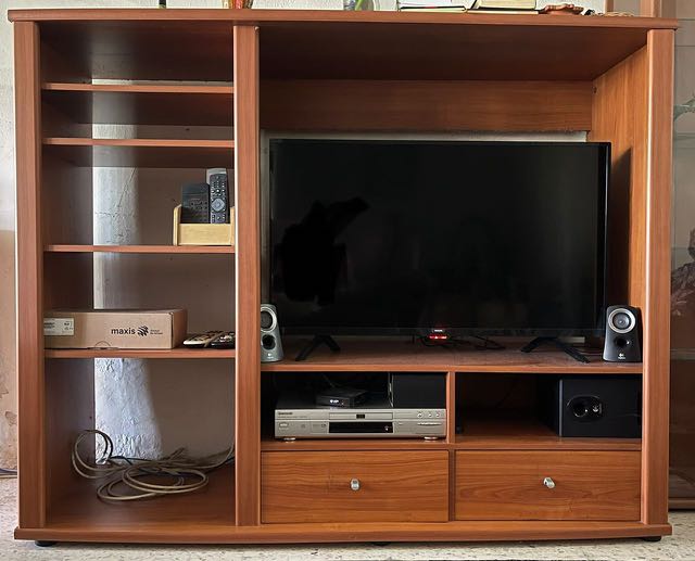 TV SHELF & RACK, Home & Furniture, Furniture on Carousell