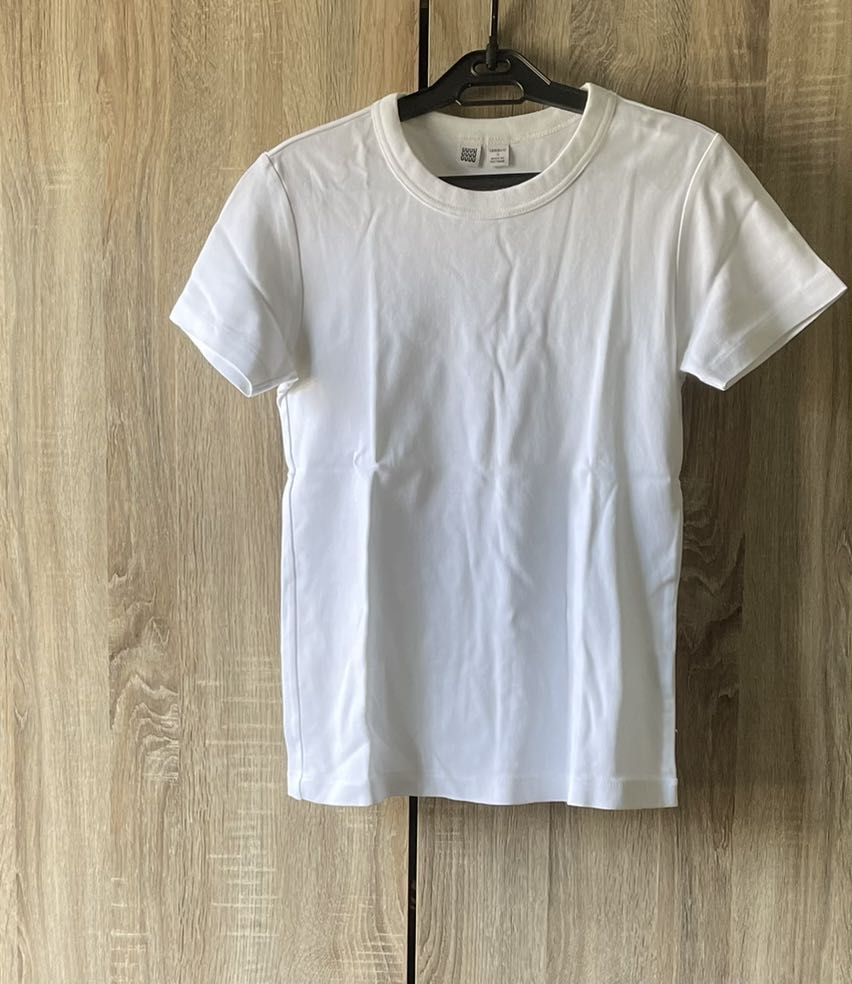 Uniqlo white shirt Mens Fashion Tops  Sets Tshirts  Polo Shirts on  Carousell