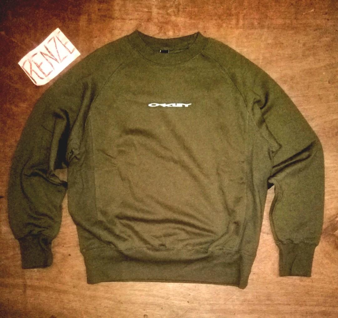 Vintage OakLey Crewneck Sweater, Men's Fashion, Coats, Jackets and  Outerwear on Carousell