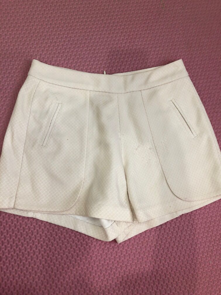 White Shorts / hot pant putih, Fesyen 