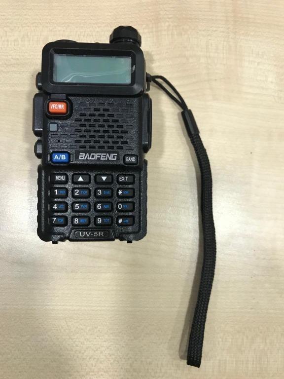 BAOFENG UV-5R WALKIE TALKIE FM TRANSCEIVER, Audio, Portable Music Players  on Carousell