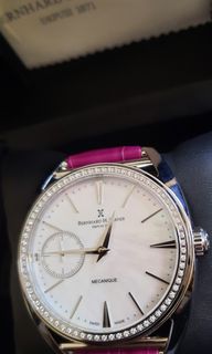 (Category: ) located in . Submitted by ulysse_nardin (Listing ID 1138886871, Image 1). Description: .