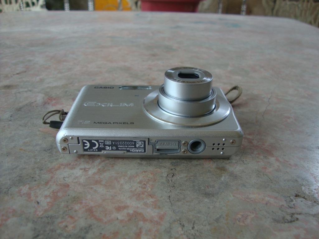 Casio Exilim 7.2 megapixels Digital Camera ExZ77, Photography, Cameras