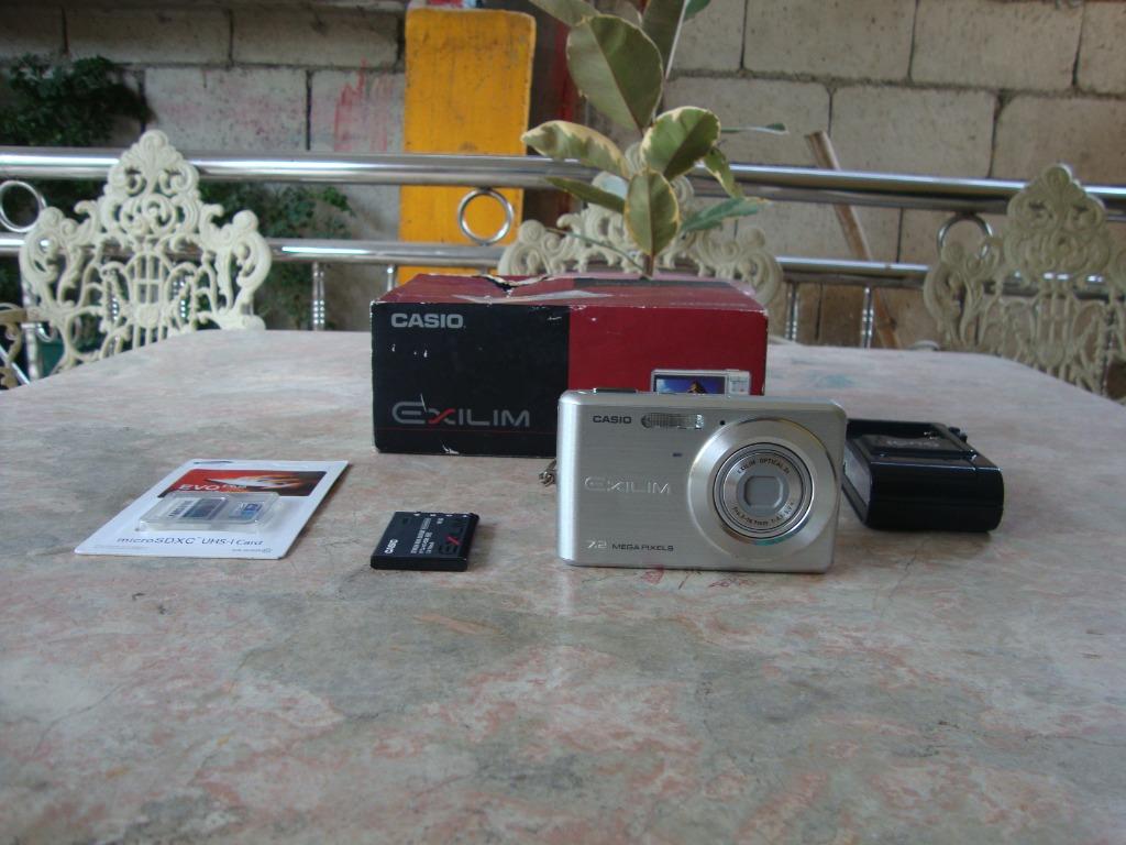 Casio Exilim 7.2 megapixels Digital Camera ExZ77, Photography, Cameras