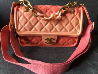 (Category: ) located in . Submitted by amiradiamonds (Listing ID 1138799437, Image 1). Description: .