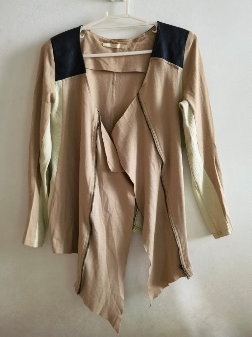 Deconstructed Style Cardigan (Category: Coats, Jackets and Outerwear) located in Manila. Submitted by didst (Listing ID 1138795993, Image 1). Description: .