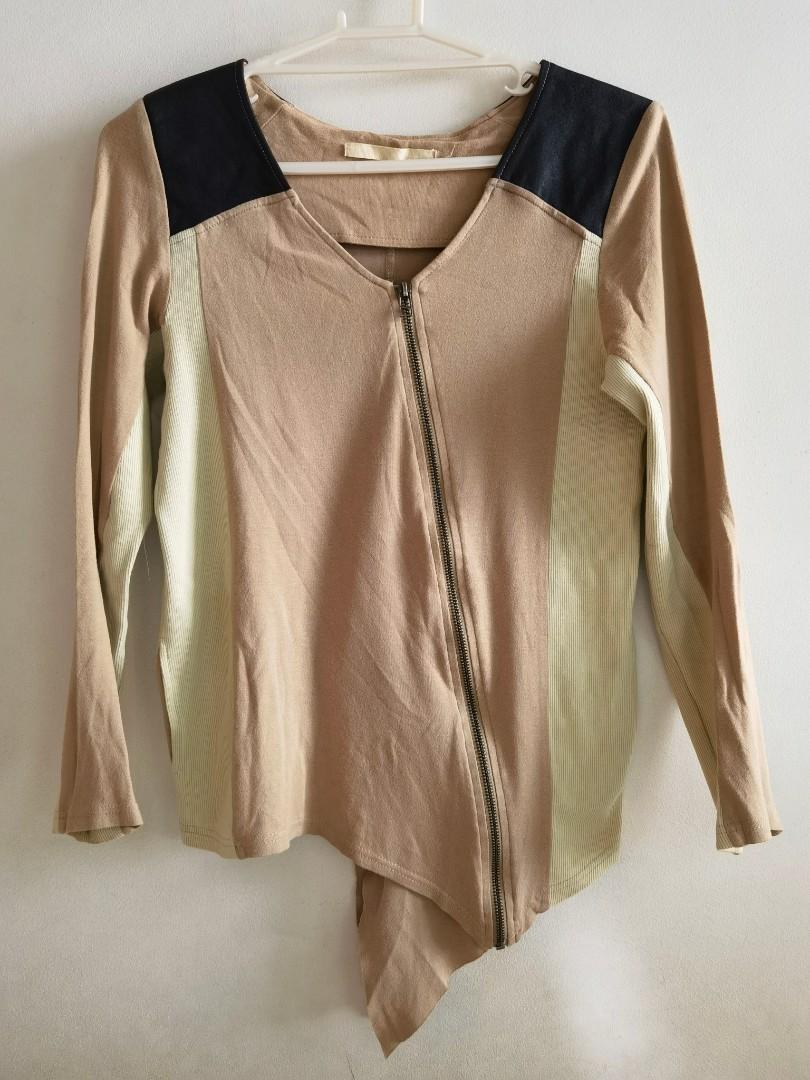 Deconstructed Style Cardigan (Category: Coats, Jackets and Outerwear) located in Manila. Submitted by didst (Listing ID 1138795993, Image 2). Description: .