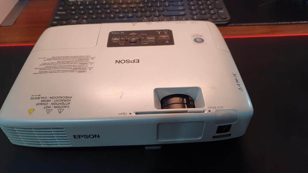 Epson projector EB-1735W