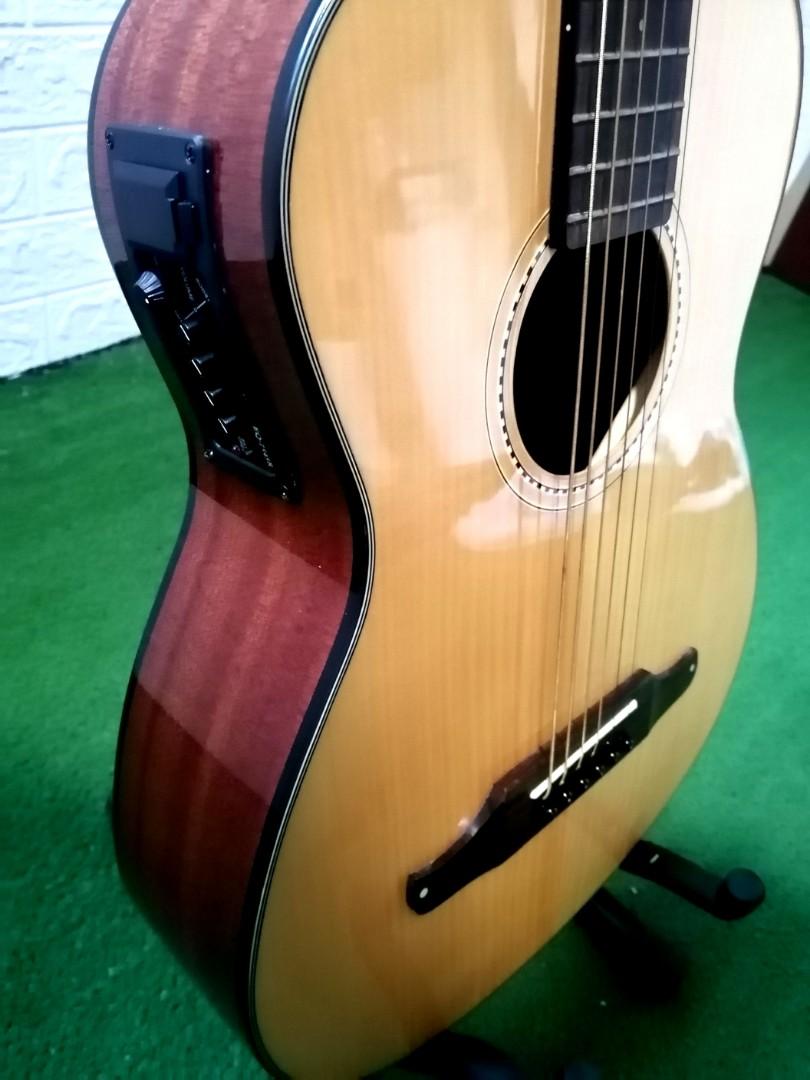 Fender Travel Guitar California Series, Hobbies & Toys, Music & Media