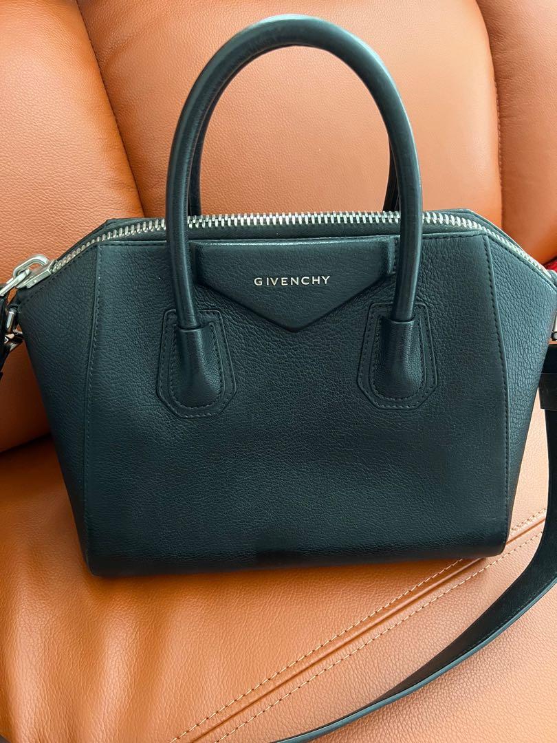 Small antigona bag on sale in grained leather