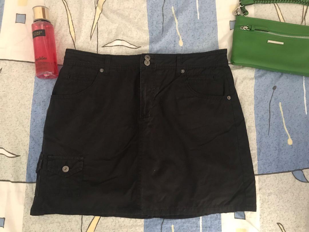 Gloria Vanderbilt Black Skirt / Shorts 
