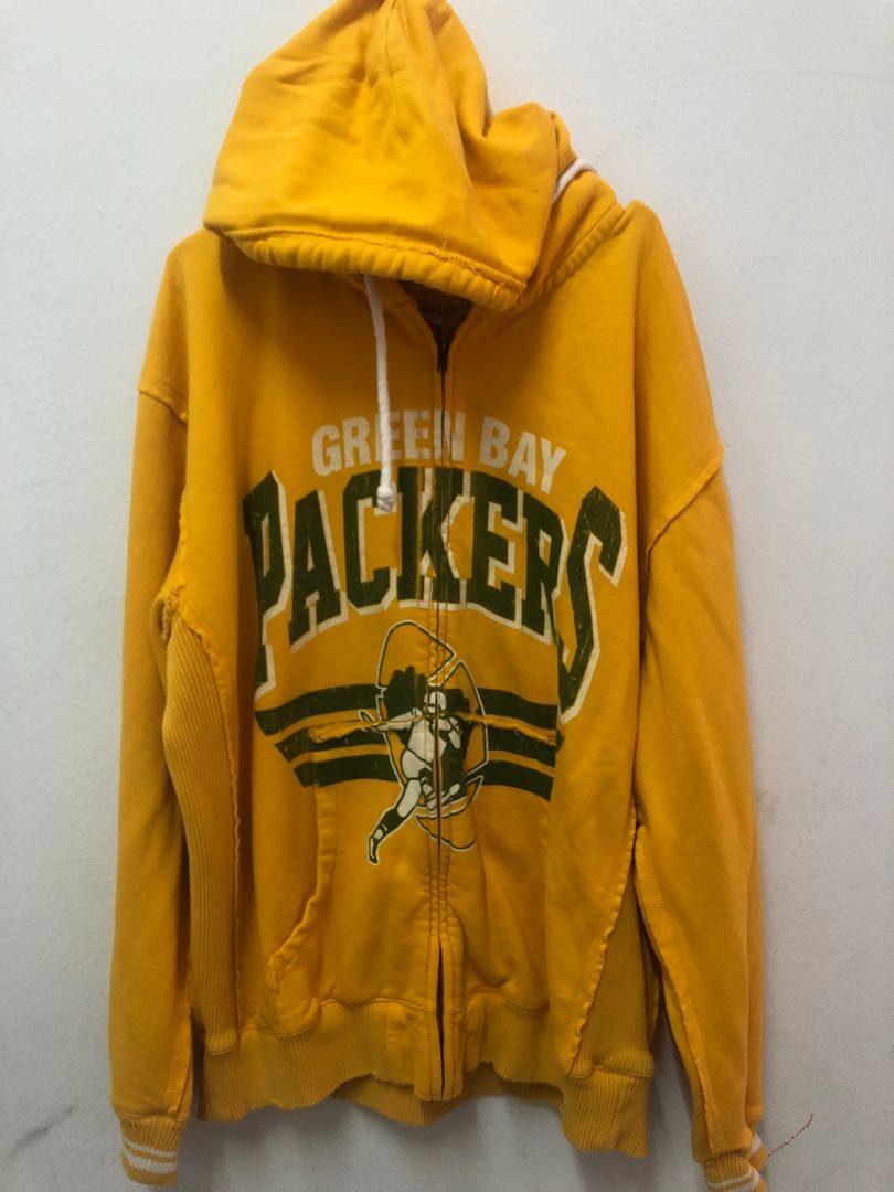 GREENBAY PACKERS Yellow Hoodie Vintage Design, Men's Fashion, Coats,  Jackets and Outerwear on Carousell