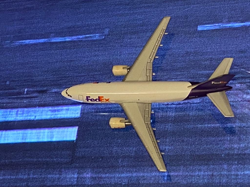 FedEx herpa wings Airbus A310-200F（ScaleModelStore.com