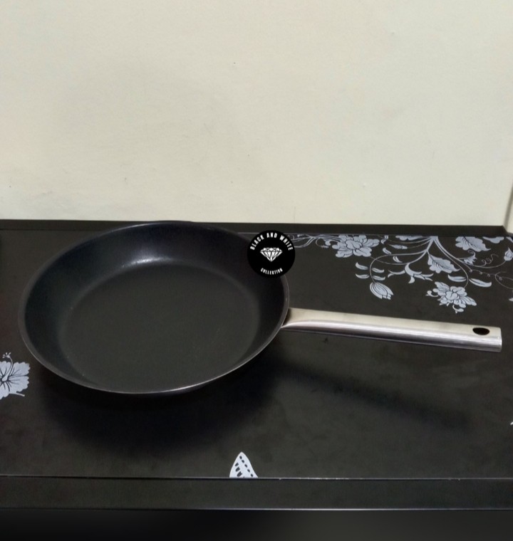 IKEA TEFLON FRYPAN 28CM, Kitchen & Appliances di Carousell