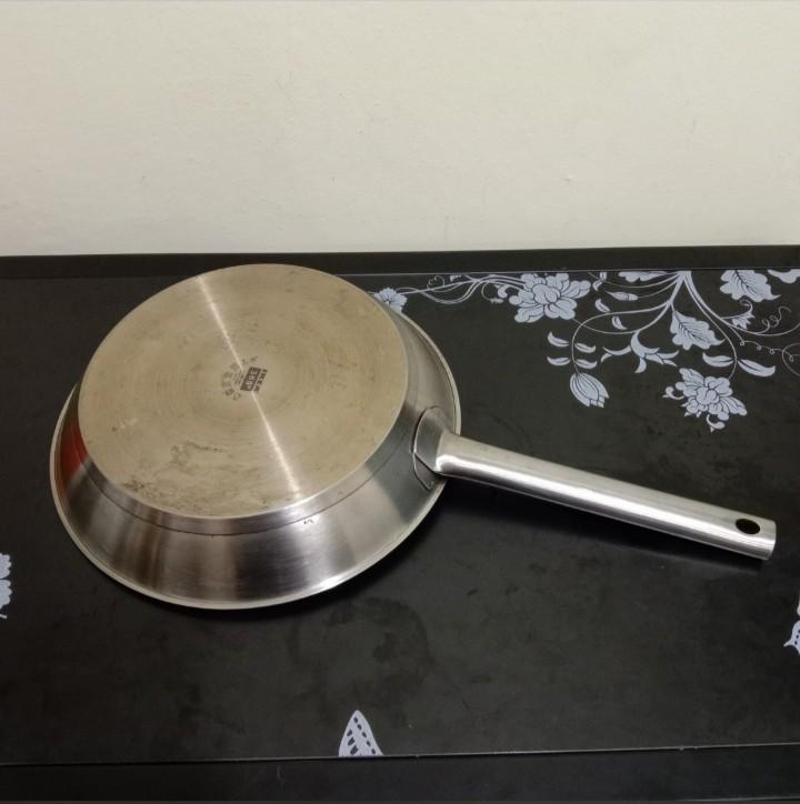 IKEA TEFLON FRYPAN 28CM, Kitchen & Appliances di Carousell