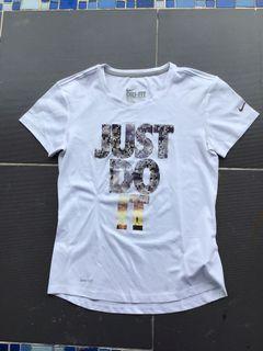 Kaos Putih By Nike