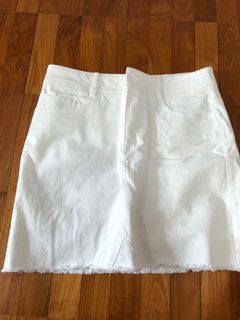 (Category: ) located in . Submitted by clearmyclosetplease18 (Listing ID 1138829334, Image 1). Description: .