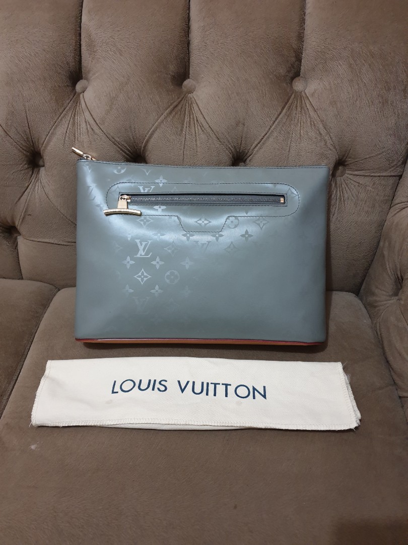 Mulus .authentic clutch louis vuitton .lv, Fesyen Pria, Tas & Dompet ,  Dompet di Carousell