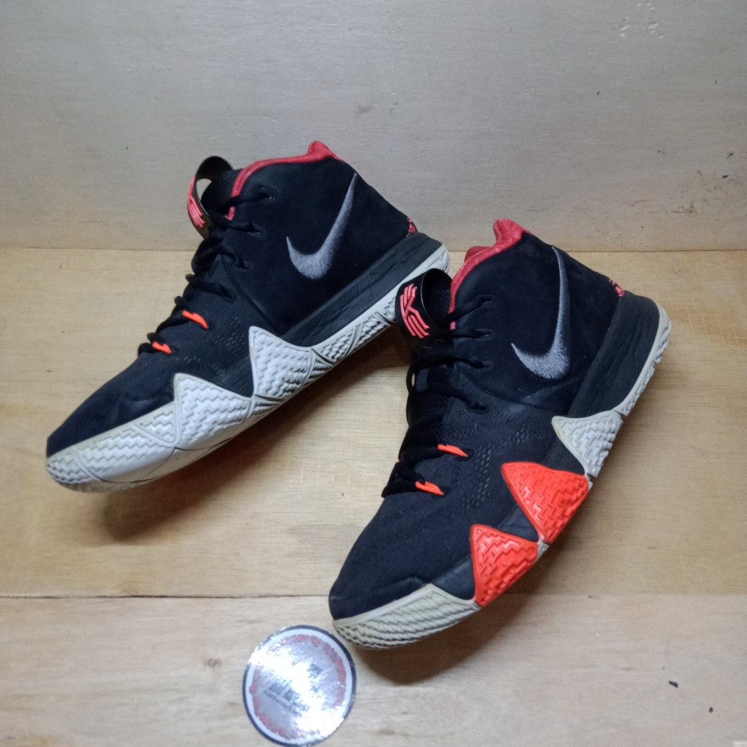 Nike kyrie 4 think 16 sneakers pria bekas second preloved
