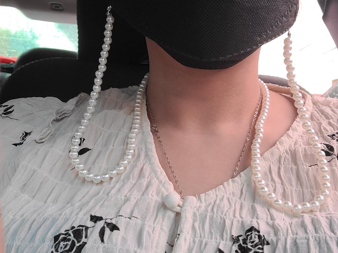Pearl face mask lanyards facemask chain necklace (Category: Other Accessories) located in Pasig City. Submitted by js.authenticlux (Listing ID 1138836747, Image 2). Description: pearl face mask holder elegant, stylish and fashionable call txt 09178029682.