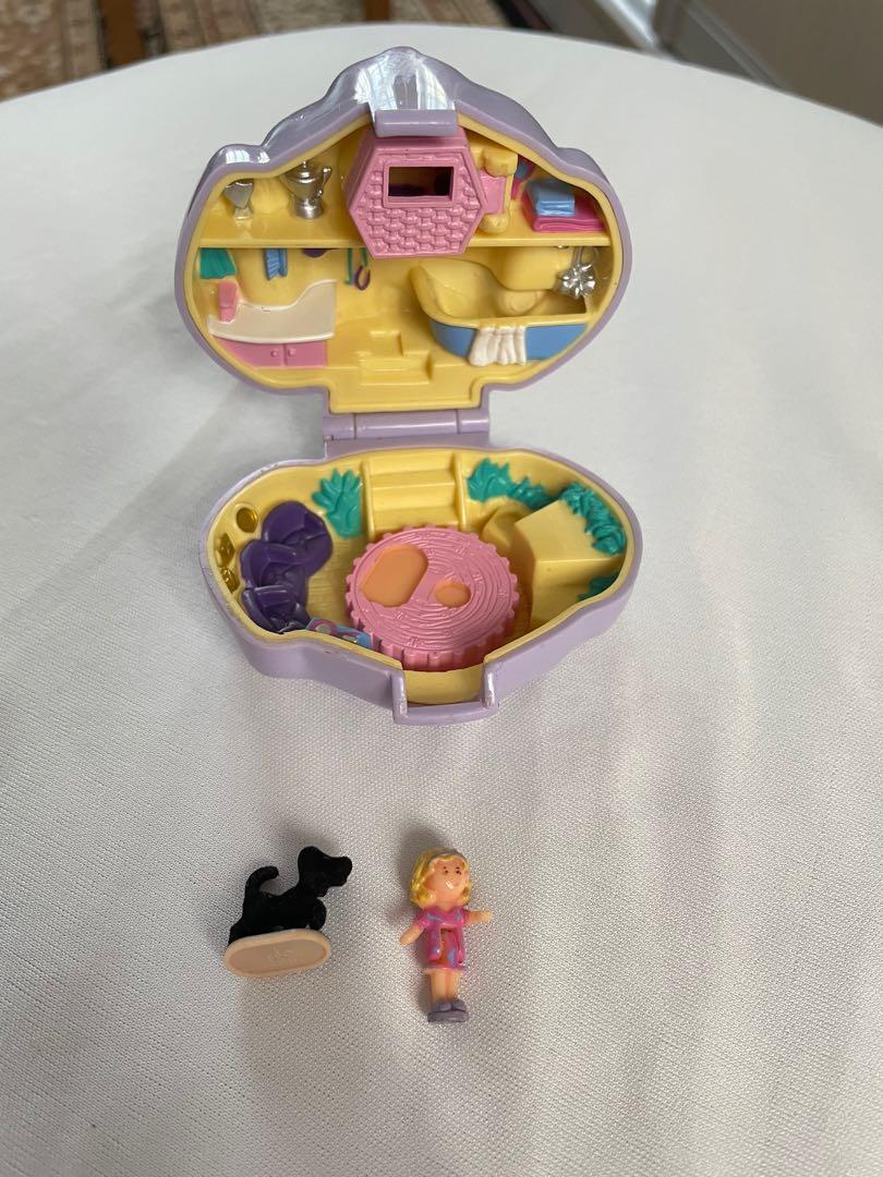 Polly pocket dog top show