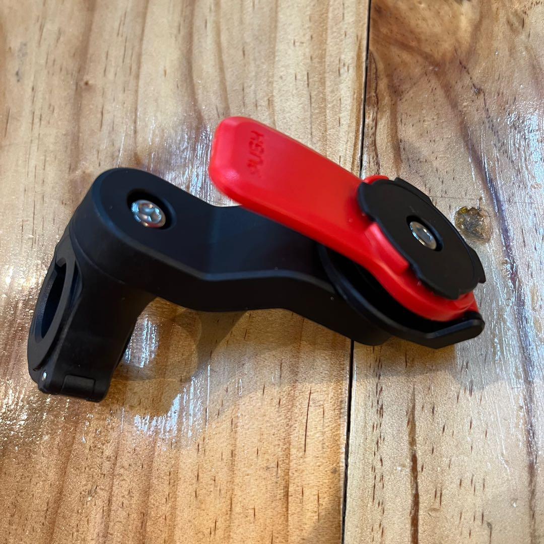 Quack lock plus (quad lock) (Category: Mounts & Holders) located in Mandaluyong City. Submitted by mayellasan (Listing ID 1138840746, Image 2). Description: Introducing the "Quack lock plus" 😁 motorcycle and bike phone / gadget holder, reengineered and packed for a more secure hold to you device SRP Php 650 pesos only!! Package includes: Quack lock locking unit 1 pc Quack lock clamp 1 pc Quack lock extender (clamp to locking unit) 1 pc lock rece