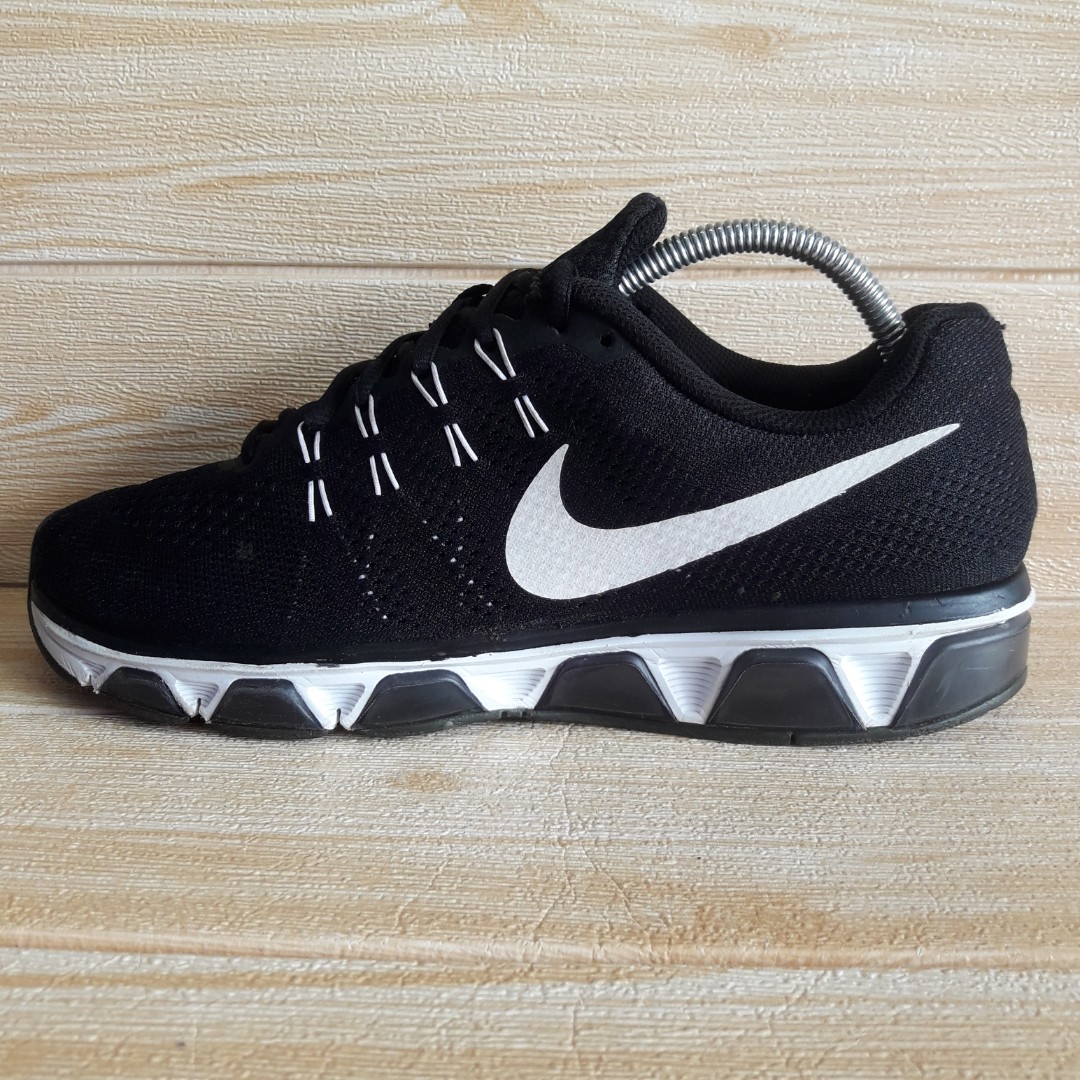 nike tailwind 1