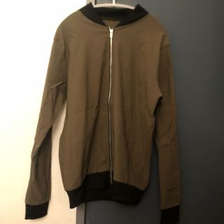 (Category: ) located in . Submitted by am.wardrobe (Listing ID 1138825336, Image 1). Description: .