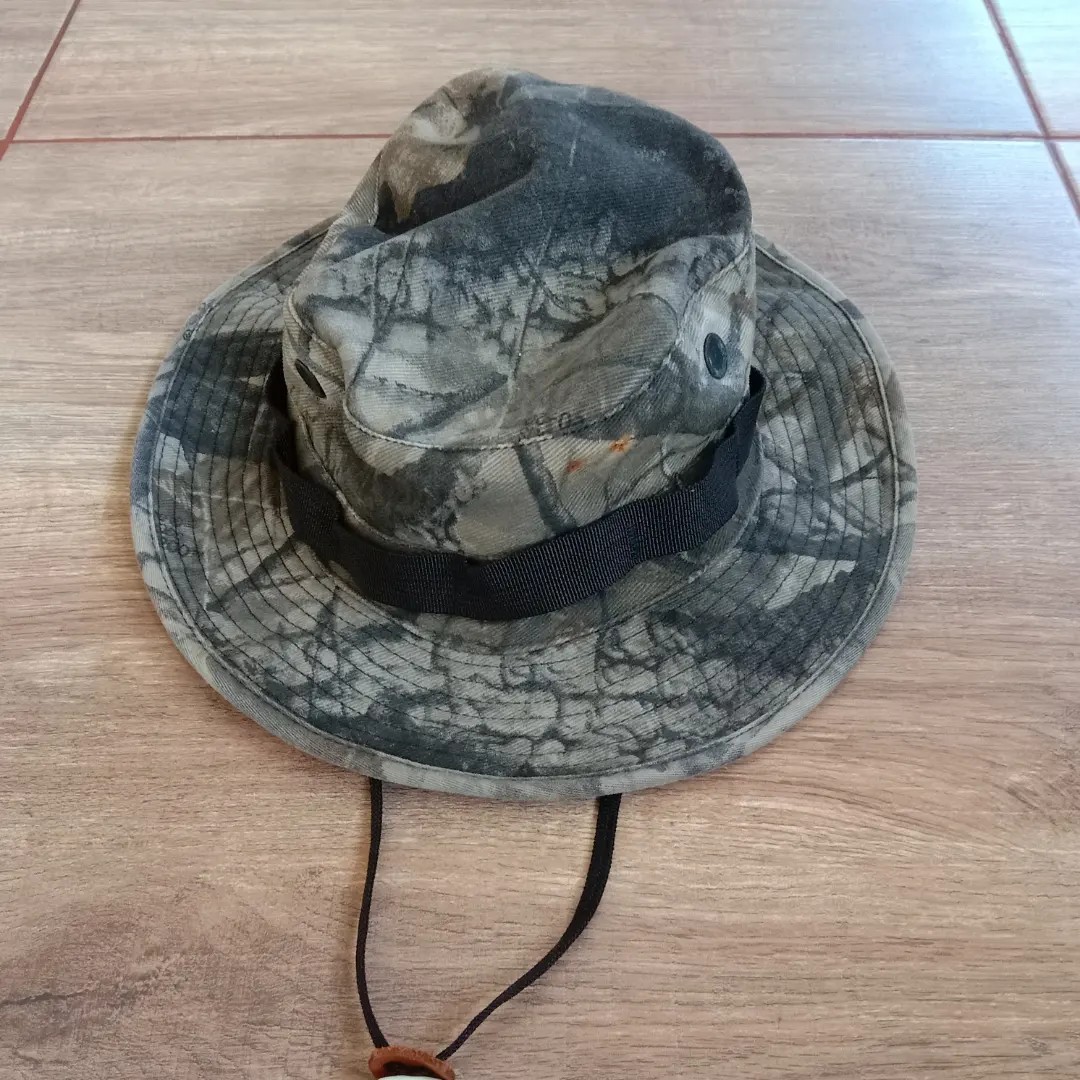 Topi rimba loreng, Fesyen Pria 
