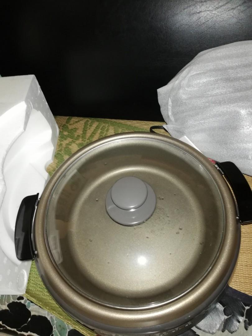 Toshiba grill pan (Category: Cookers) located in Paranaque City. Submitted by 4thestate.surplusan (Listing ID 1138954379, Image 3). Description: 110 volts, fr japan a toshiba unused grill pan see pics for details loc fourth estate paranaque.