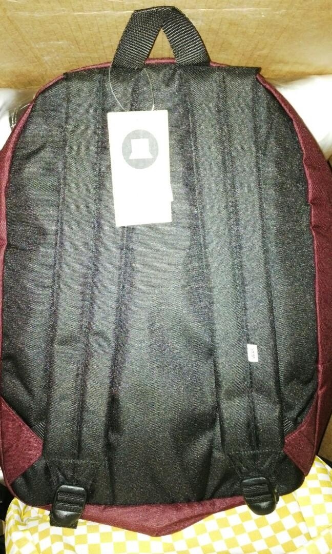 Vans realm backpack (Category: Backpacks) located in Puerto Princesa. Submitted by thrinidad (Listing ID 1138898431, Image 2). Description: unisex from abroad with laptop sleeve Disclaimer : color may vary due to photographic lighting sources or your monitor settings.