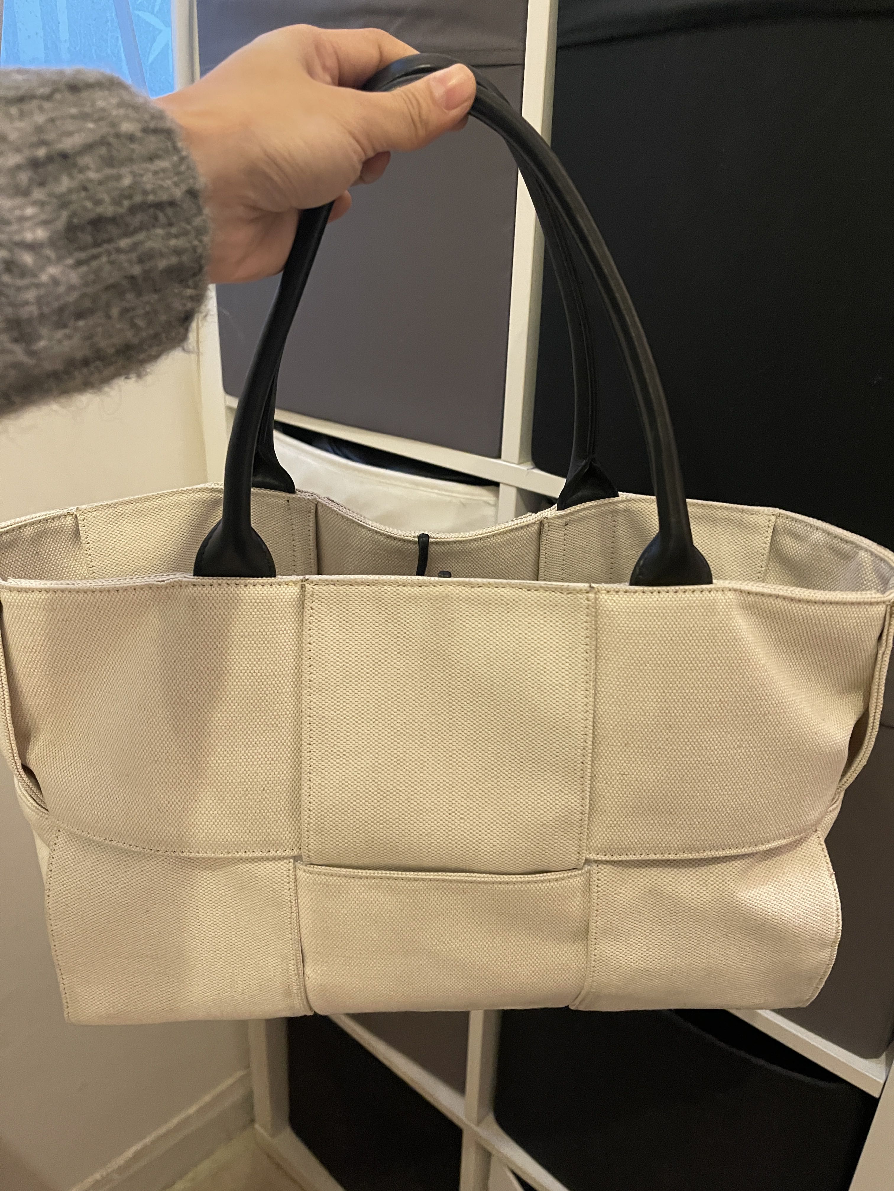 Bv store arco tote