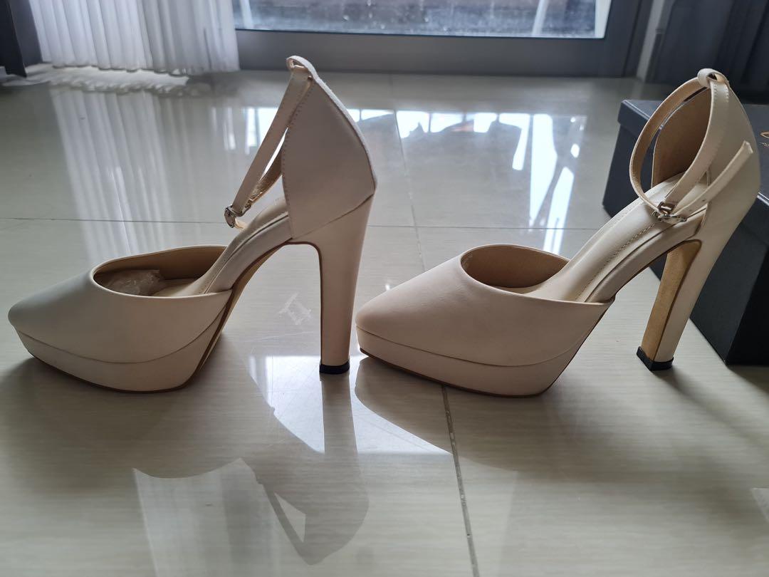 Cava Prive Custom Heels in Broken White 