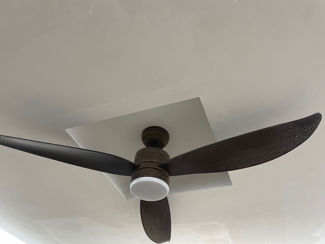 Ceiling Fan 46 inch w light & Remote, Furniture & Home Living, Lighting