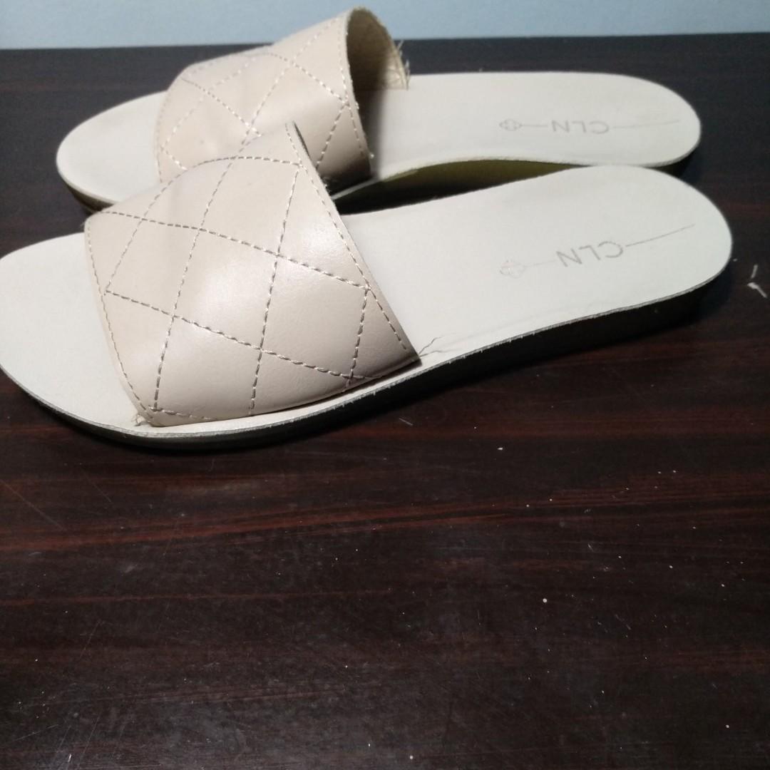 CLN, Shoes, Cln Dominica Womens Slip On Sandals Size 6