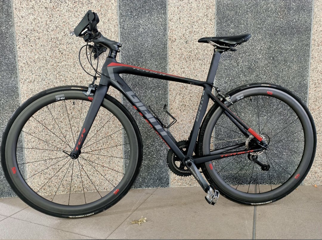 CNY clearance, Giant roadbike / Hybrid bike, Sports Equipment, Bicycles