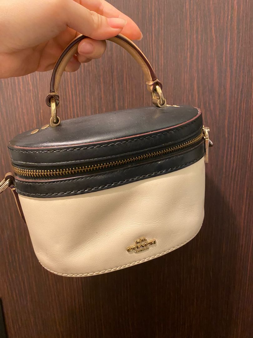 coach round box bag