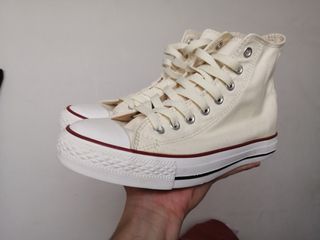 (Category: ) located in . Submitted by shoesforless (Listing ID 1138975634, Image 1). Description: .