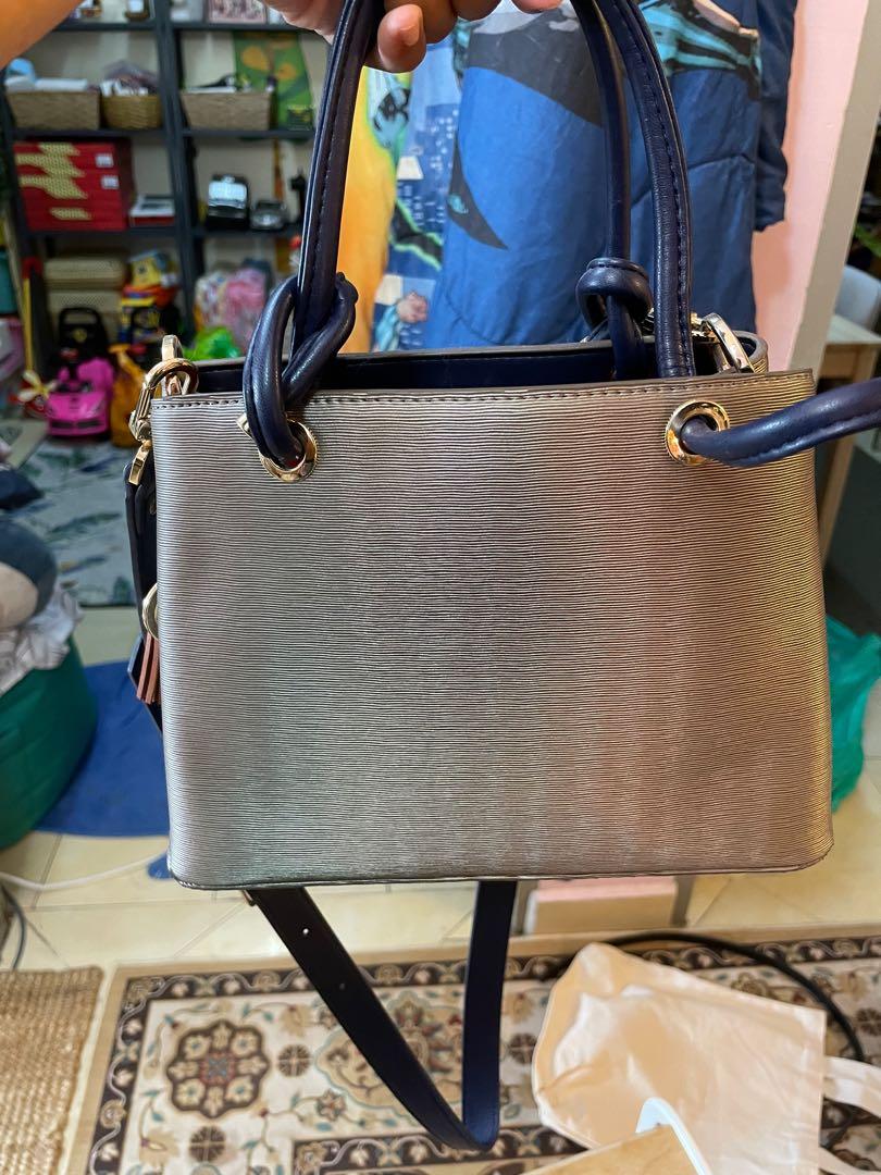 dUCk Dahlia Bag in Cola (with dustbag), Women's Fashion, Bags & Wallets