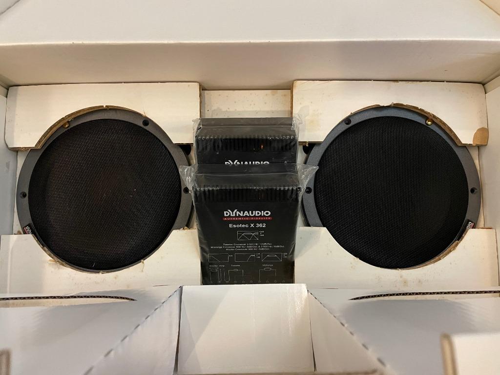 Dynaudio 362 top