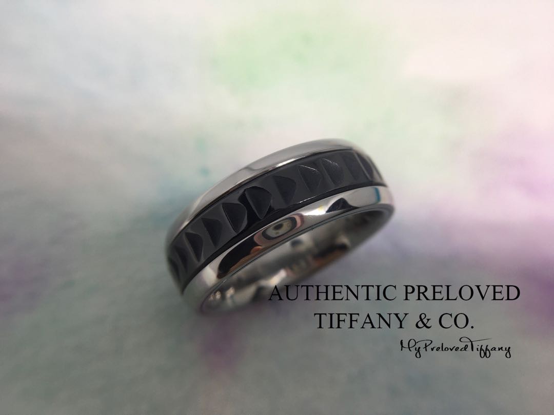 Paloma's sales caliper ring
