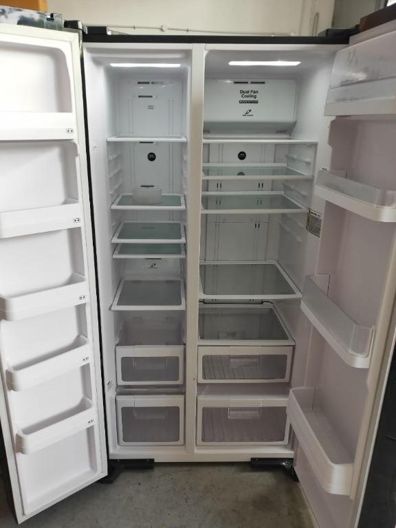 HITACHI RS705P2MS Sidebyside Glass Door Refrigerator 605L 750
