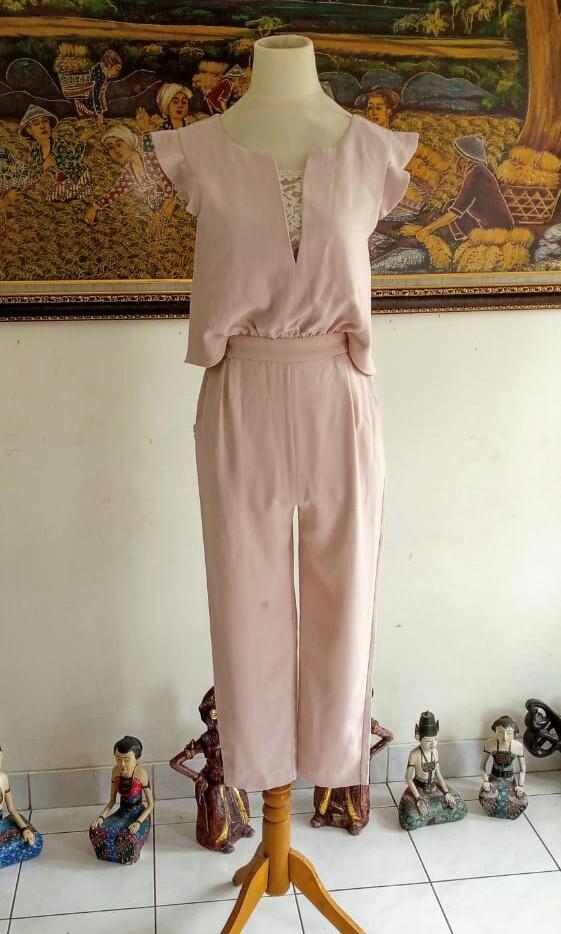 Jumpsuit sales warna pink