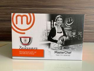 MasterChef Bakeware Mixing Bowl with plastic lid