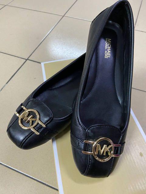 Michael Kors MK Tracee Moccasin Shoes, Women's Fashion, Footwear, Loafers  on Carousell