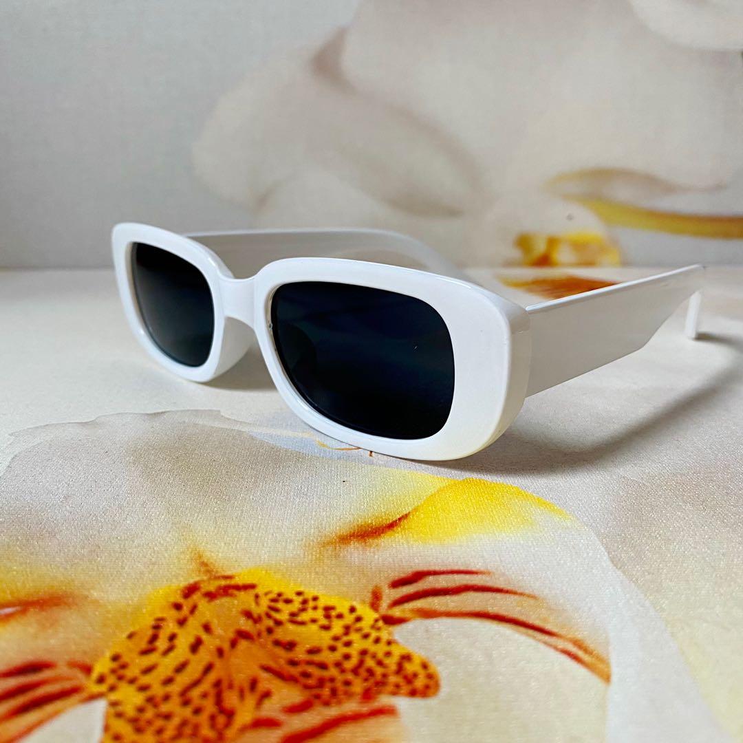 White retro 2025 glasses