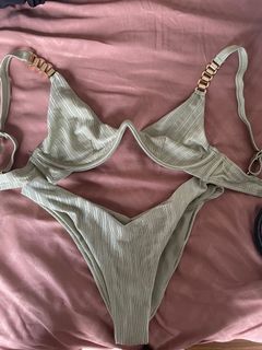 (Category: ) located in . Submitted by lilblackdaisy (Listing ID 1139026335, Image 1). Description: .